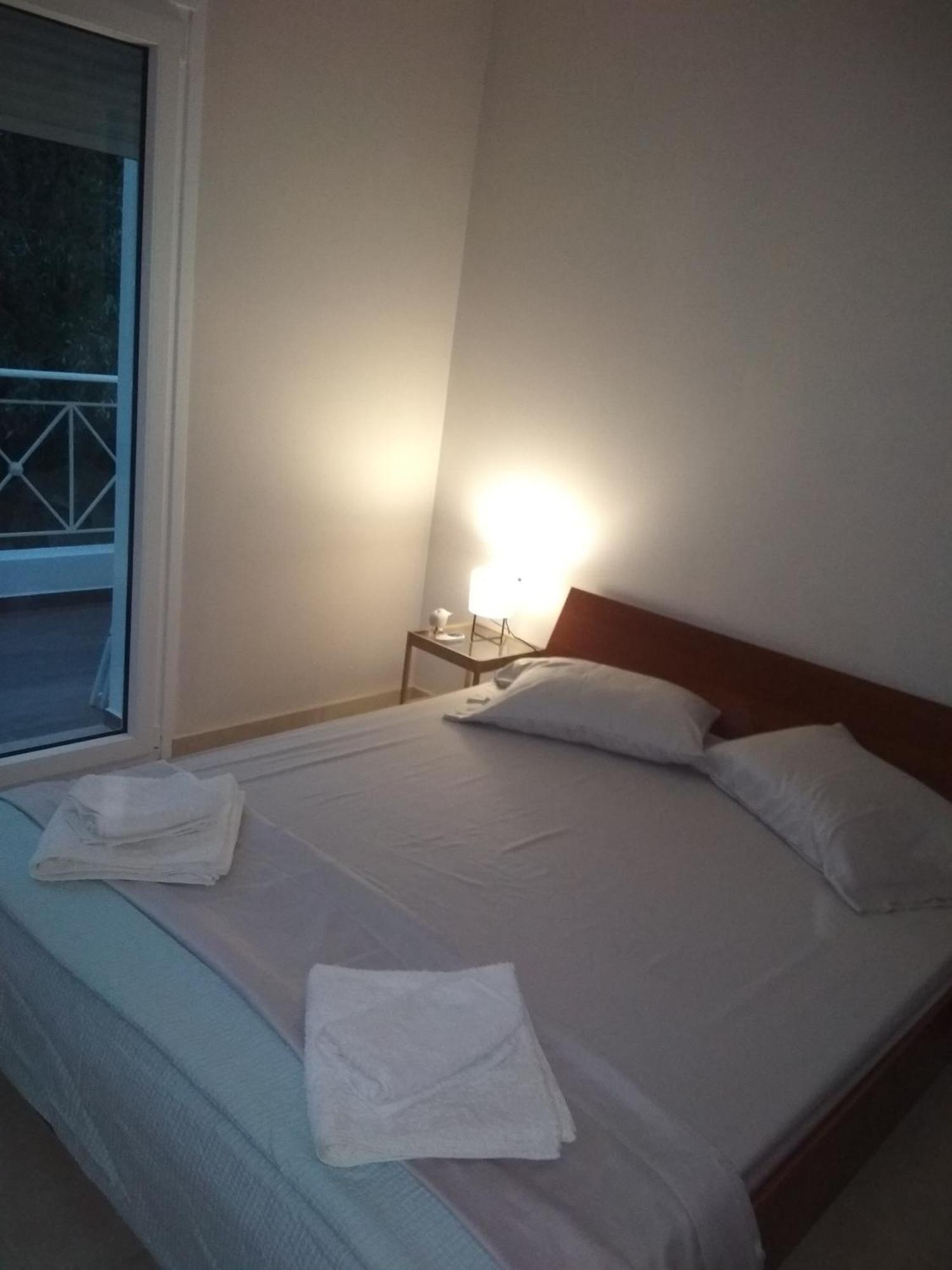 Cozy Villa Vita Lagonisi Kalivia Thorikou Rom bilde